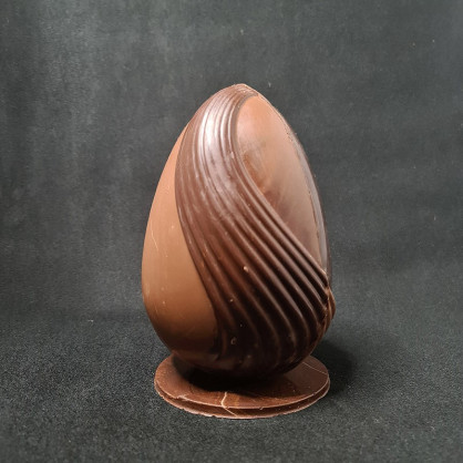 Obélisque bicolore noir maison