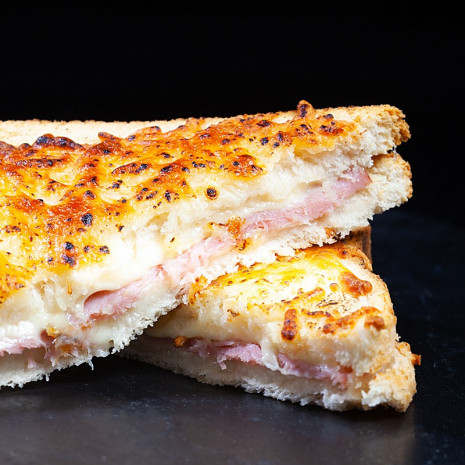 Croque monsieur jambon  Les sandwichs chauds